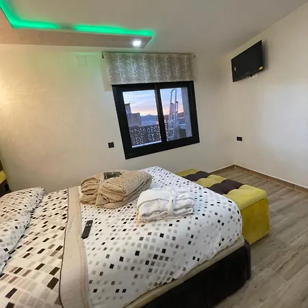 Apartment Piso Luxori Santa Coloma de Gramenet
